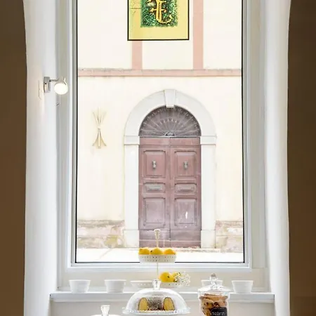 San Francesco E Il Lupo Hotel 3*