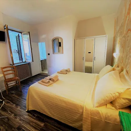 San Francesco E Il Lupo Hotel 3*