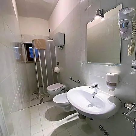San Francesco E Il Lupo Hotel