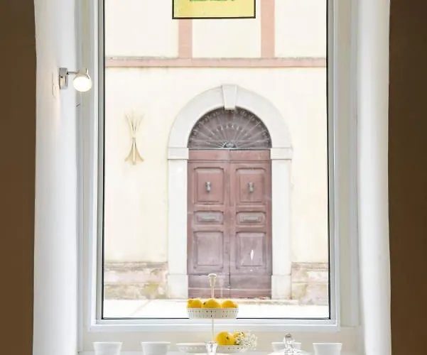 San Francesco E Il Lupo ホテル 3*