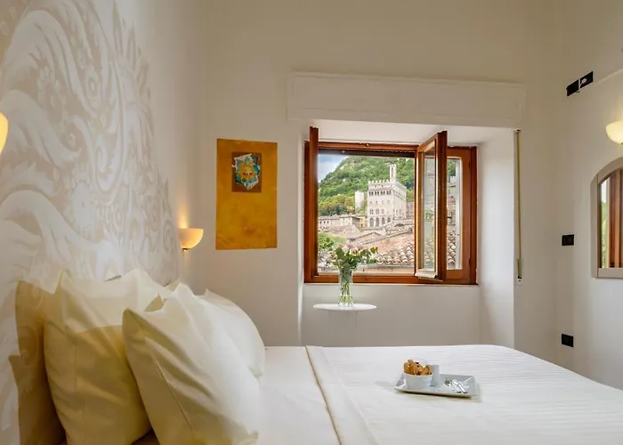 San Francesco E Il Lupo グッビオ